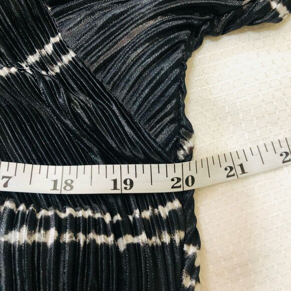 LuLaRoe Shirley Satin Kimono Size S Gray And White - Picture 7 of 8